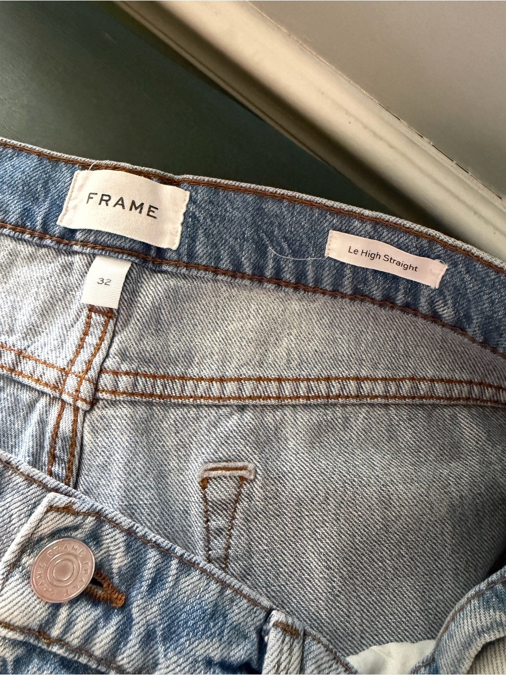FRAME Le High Straight Light Wash Jeans